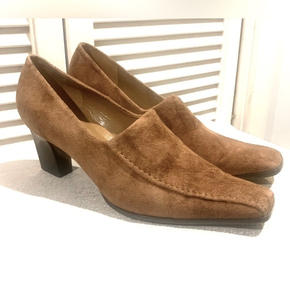 Franco Sarto Carmel Suede Kitten Block Heels 7 1/2 - Picture 1 of 7